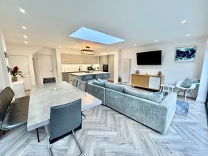 Photo 18- click for photo gallery